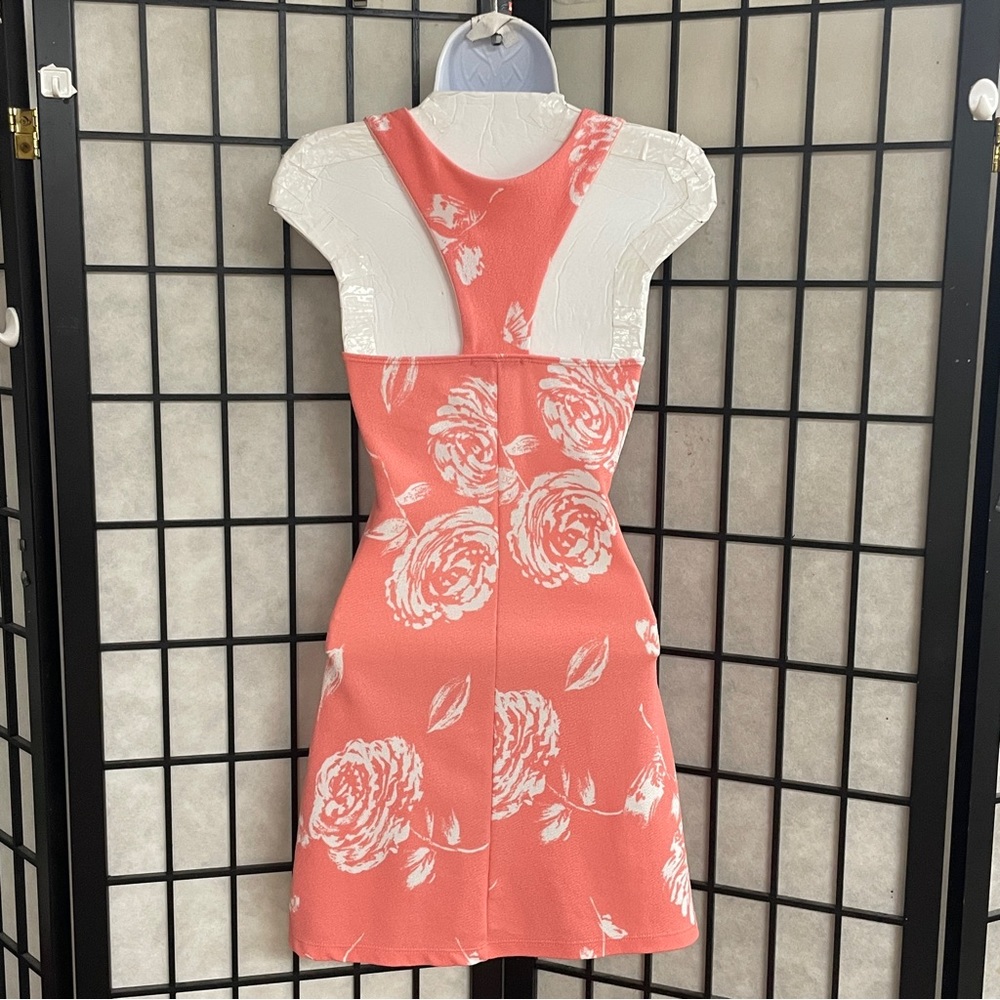 Papaya ladies floral print, mini dress, size medium - Picture 5 of 7